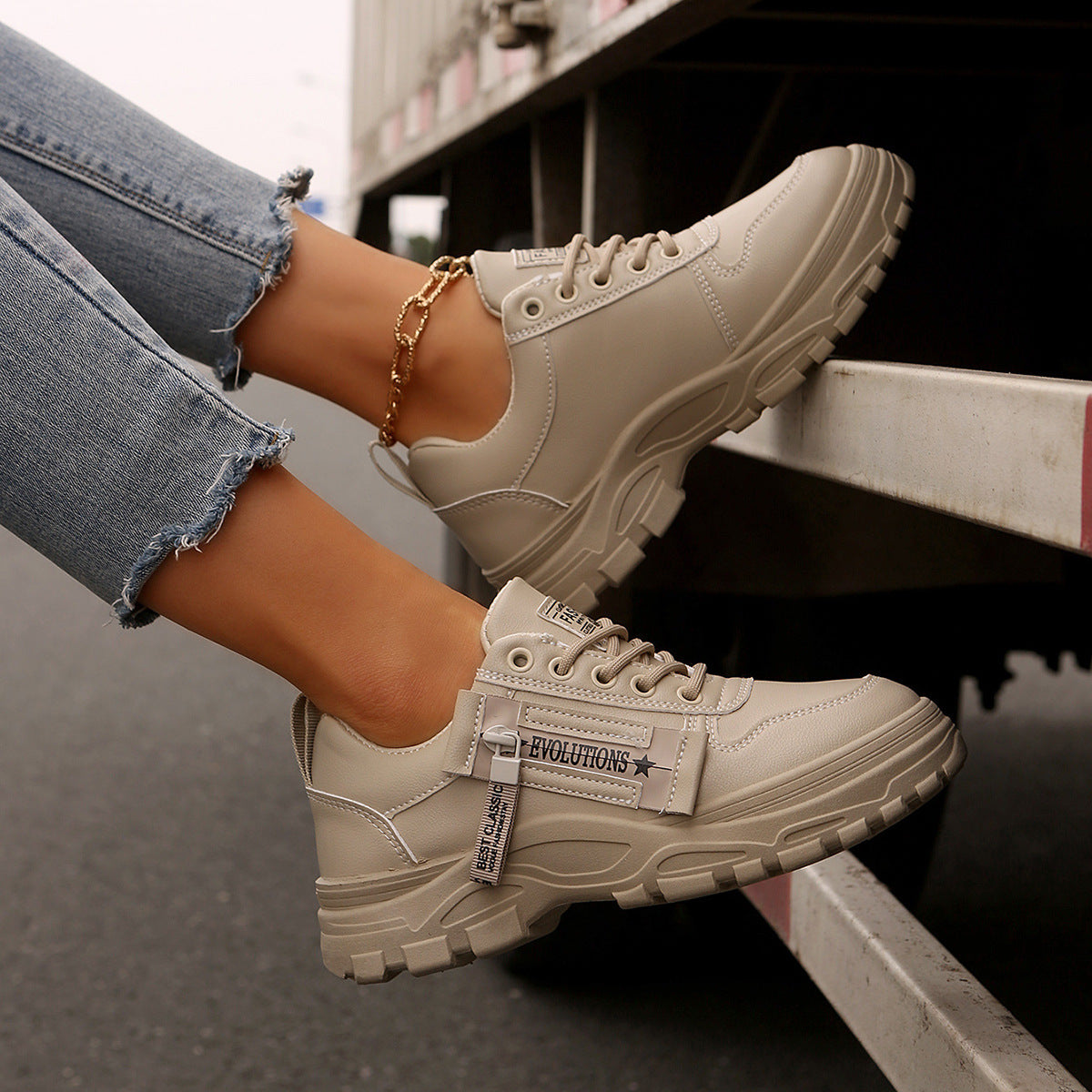 Lace-up Sports Shoes With Side-Zipper Design